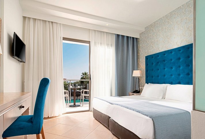 Flegra Palace - Wohnbeispiel Premium Poolblick (Zimmercodierung DMP)