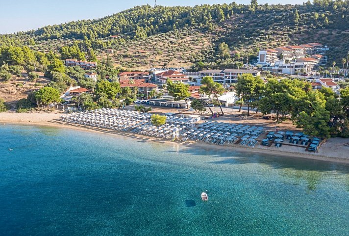Lagomandra Beach Hotel