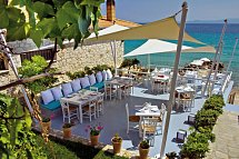 White Suites Resort