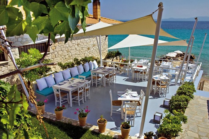 White Suites Resort