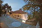 White Suites Resort