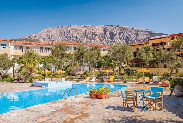 Limnionas Bay Village