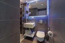 Bluesun Hotel Berulia - Beispiel Bad Doppelzimmer Nebengebäude (Zimmercodierungen DBV, DC4 & EBV)