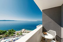 Medora Auri Family Beach Resort - Beispiel Balkon Doppelzimmer Komfort seitl. Meerblick (Zimmercodierungen DFN & DCN)