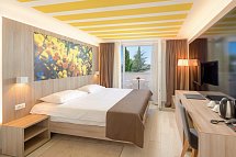 Medora Auri Family Beach Resort - Wohnbeispiel Doppelzimmer Komfort Nebengebäude (Zimmercodierungen DFV & DCV)