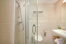 Medora Auri Family Beach Resort - Beispiel Bad (Zimmercodierungen DFV, DCV, DFN & FSG)