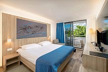 Medora Auri Family Beach Resort - Wohnbeispiel Doppelzimmer Komfort Bergblick (Zimmercodierung DFB)