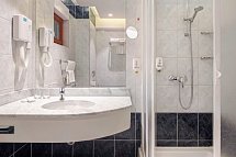 Tamaris Aparthotel - Beispiel Bad Wohnbeispiel Appartement 1 Schlafzimmer Meerblick (Zimmercodierung AB2)