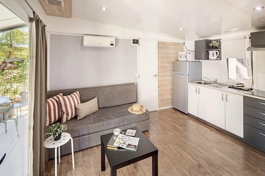 Waterman Beach Village Camp & Glamping - Wohnbeispiel Bungalow (Zimmercodierung BB1)