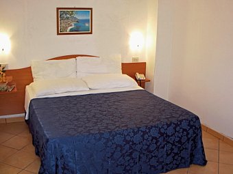 Residence La Taverna - Wohnbeispiel Doppelzimmer (Zimmercodierung DB1)