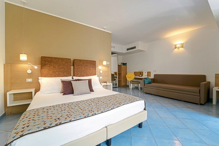Baia del Godano Resort & Spa - Wohnbeispiel Doppelzimmer Komfort (Zimmercodierung DF1)