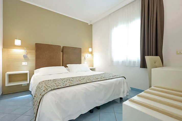 Baia del Godano Resort & Spa - Wohnbeispiel Junior Suite (Zimmercodierung JB1)
