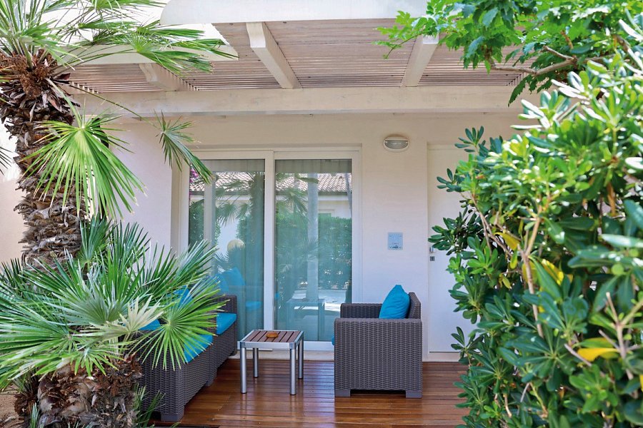 Baia del Godano Resort & Spa - Terrasse Doppelzimmer Komfort (Zimmercodierung DF1)