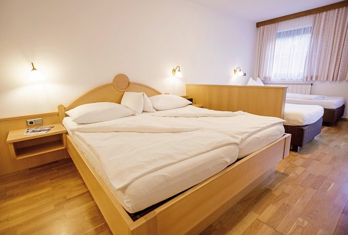 Feriendorf Ponyhof - Wohnbeispiel Familienzimmer Heidi Elternhaus (Zimmercodierung FB1)