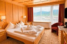 Latini - Wohnbeispiel Doppelzimmer Alpenrose (Zimmercodierung DG1)