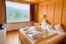 Latini - Wohnbeispiel Doppelzimmer Alpenrose (Zimmercodierung DG1)