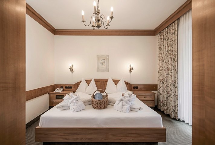 Alpina - Wohnbeispiel Doppelzimmer Klassik (Zimmercodierung DB1)