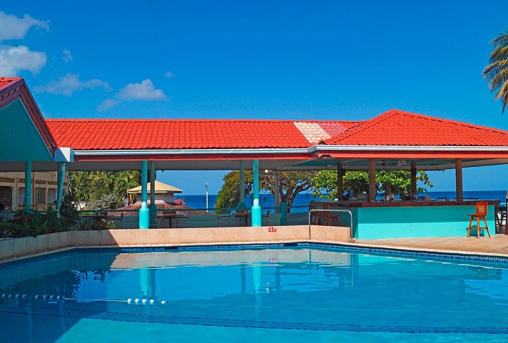 Crown Point Beach Hotel