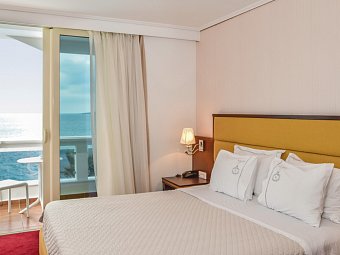 Santa Quaranta Premium Resort - Wohnbeispiel Doppelzimmer Meerblick (Zimmercodierung DBM)