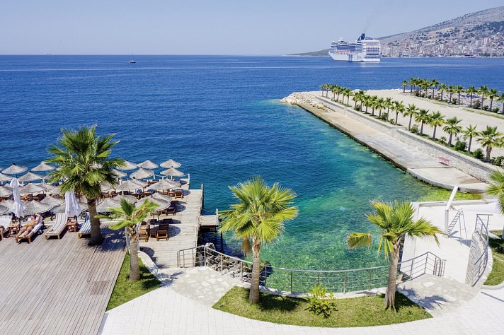 Santa Quaranta Premium Resort