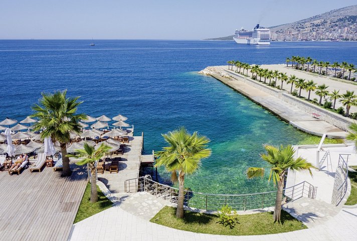 Santa Quaranta Premium Resort