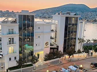Demi Hotel