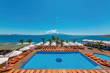 Saranda Palace