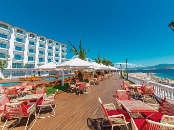 Saranda Palace