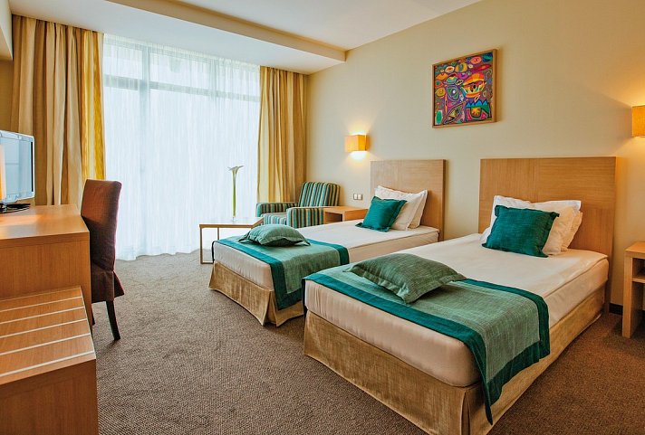 Hotel Balneo & SPA Azalia - Wohnbeispiel Doppelzimmer seitl. Meerblick