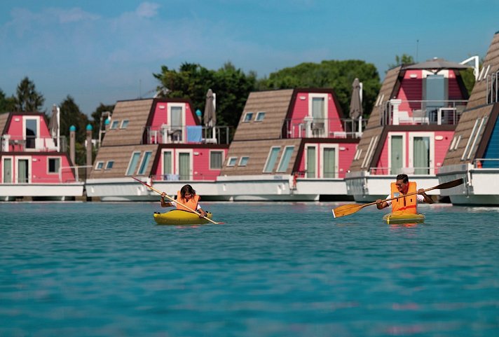 Marina Azzurra Resort - Außenansicht Hausboote River (Zimmercodierungen OB1 & OX1)