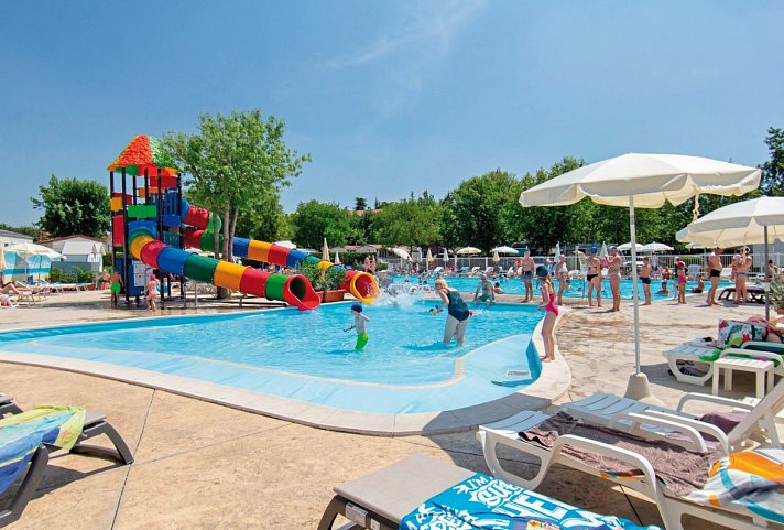 Camping Village Butterfly (by Happy Camp)