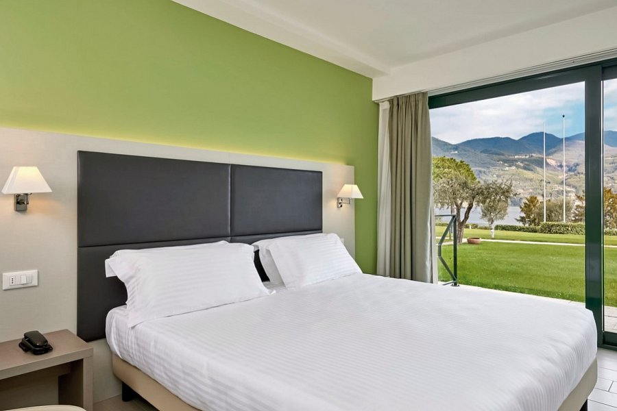 Park Hotel Casimiro - Wohnbeispiel Doppelzimmer Superior seitl. Seeblick (Zimmercodierung RSI)