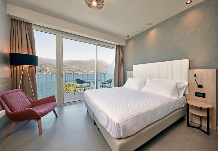 Park Hotel Casimiro - Wohnbeispiel Doppelzimmer Deluxe seitl. Seeblick (Zimmercodierung DDL)