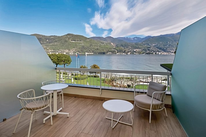 Park Hotel Casimiro - Wohnbeispiel Doppelzimmer Deluxe seitl. Seeblick (Zimmercodierung DDL)