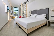 Park Hotel Casimiro - Wohnbeispiel Superior Fitness Zimmer mit seitlichem Seeblick (Zimmercodierung DSI)