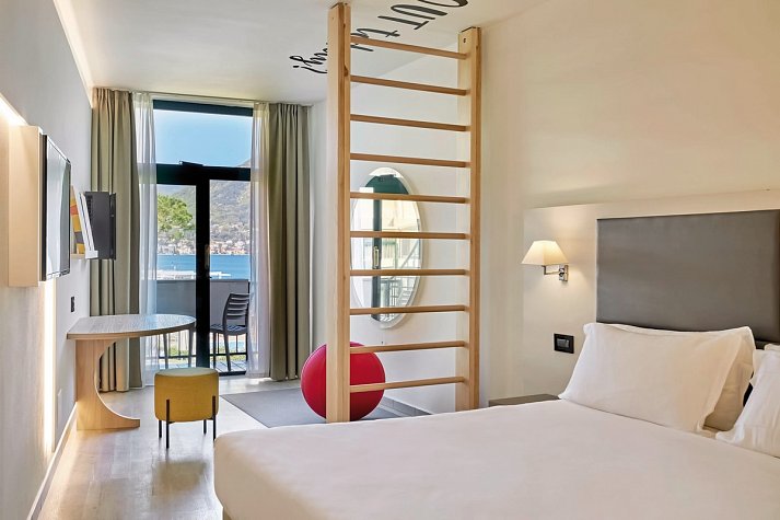 Park Hotel Casimiro - Wohnbeispiel Superior Fitness Zimmer mit seitlichem Seeblick (Zimmercodierung DSI)