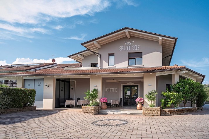 Hotel Splendid Sole - Hotel Außenansicht