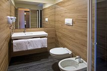 Hotel Sole Malcesine - Wohnbeispiel (Zimmercodierungen DE1, DS1, DBI, FB1, WBI & ES1)