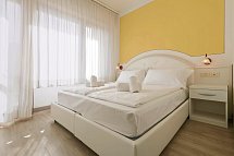 Garda Bellevue - Wohnbeispiel Doppelzimmer Seeblick (Zimmercodierung DBI)