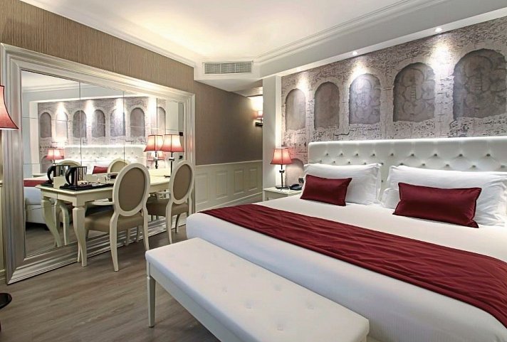 Hotel Giberti - Wohnbeispiel Doppelzimmer Deluxe (Zimmercodierungen DD1 & EB1)