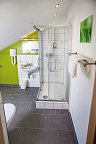 Im Tannengrund - Beispiel Bad Familienzimmer Komfort (Zimmercodierung FB2)