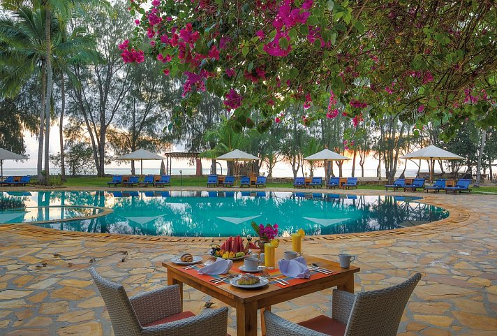 Bluebay Beach Resort & Spa