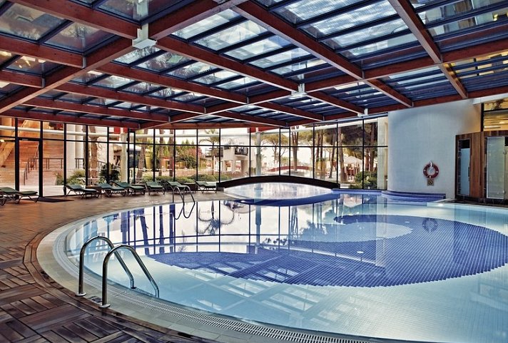 Cornelia De Luxe Resort