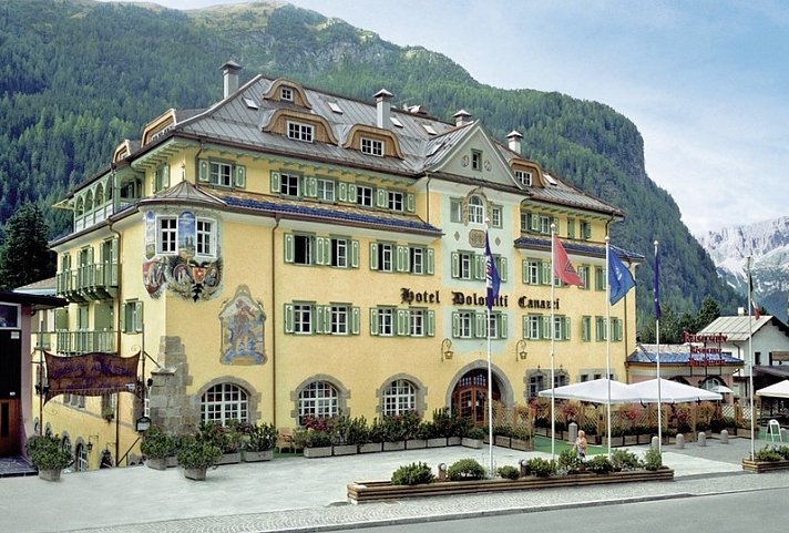 Schloß Hotel & Club Dolomiti