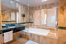 Eurostars Grand Cayacoa - Beispiel Bad Juniorsuite Seaview (Zimmercodierung J1M)