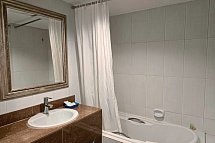 Hotel Tropicana Pattaya - Badbeispiel Premier (Zimmercodierung UM3)