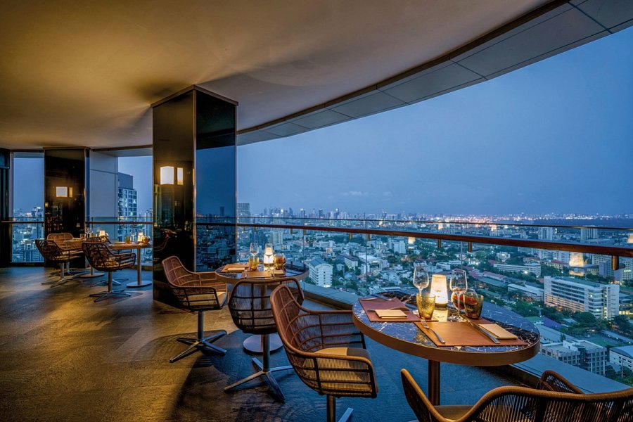 JC Kevin Sathorn Bangkok Hotel - Blue District Bar