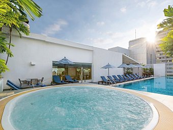 Radisson Suites Bangkok Sukhumvit
