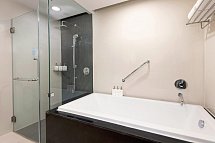 Radisson Suites Bangkok Sukhumvit - Badbsp. One Bedroom Premier Suite (Zimmercodierung WM1)
