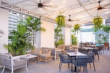 Radisson Suites Bangkok Sukhumvit - Rooftop-Bar „Holli Bolli“